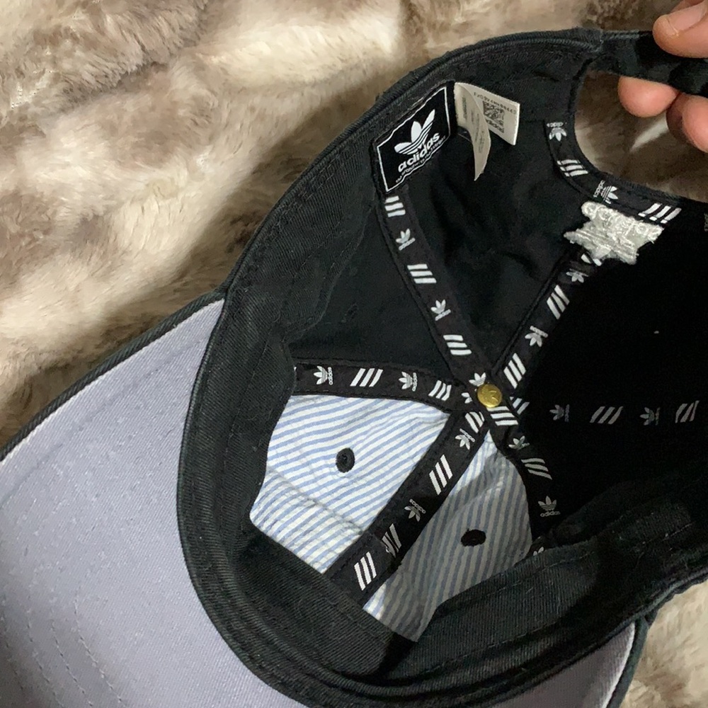 Adidas hat - Picture 3 of 3